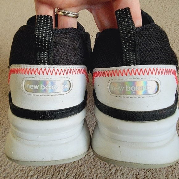 New Balance 997H 'Black Energy Red' 10 - Picture 3 of 7